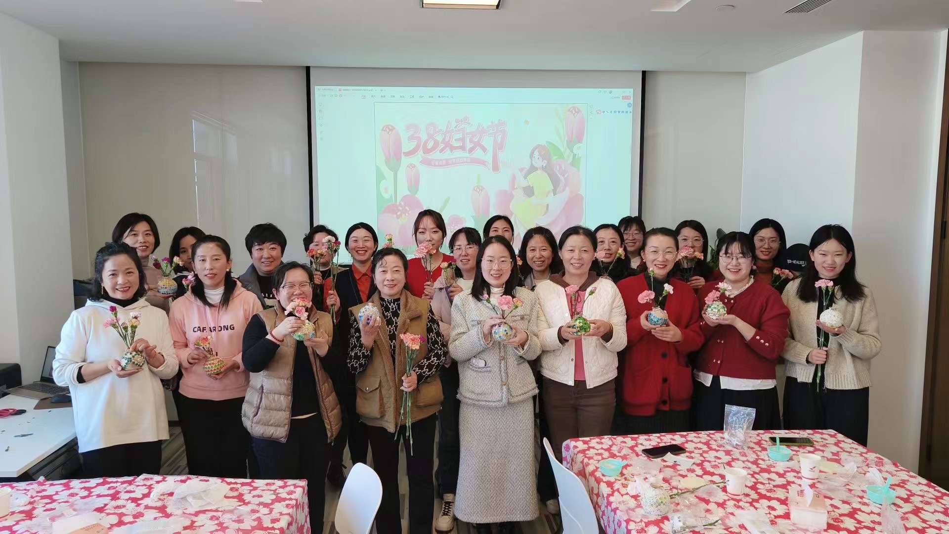 三月芳华 热辣滚烫 | 拼搏（中国）集团组织开展“女神节”系列活动